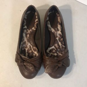 Born Molly flat in excellent condition